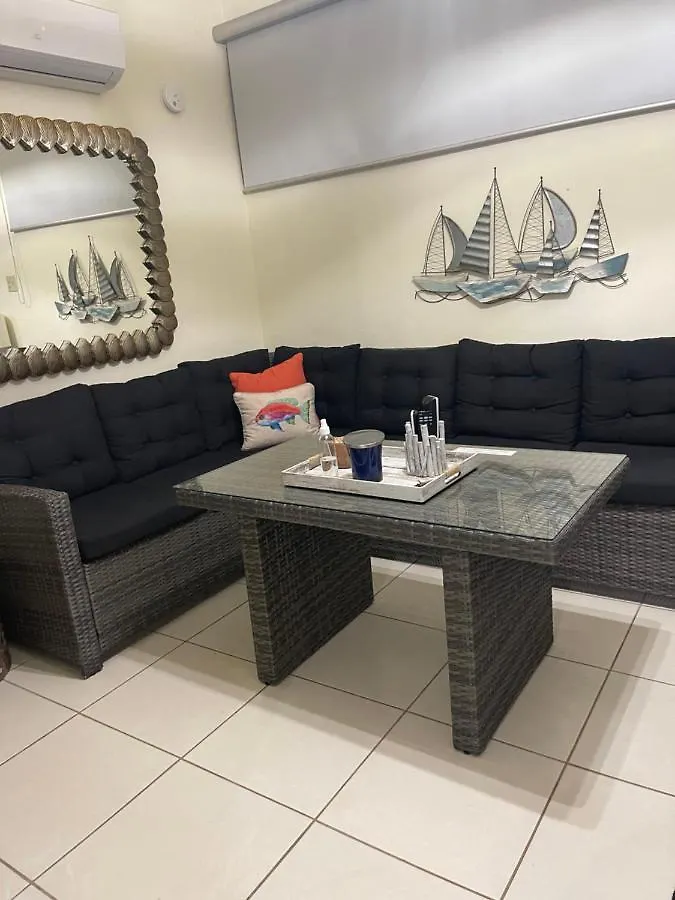 Atlantic Wave Villa أغوادا 0*,
